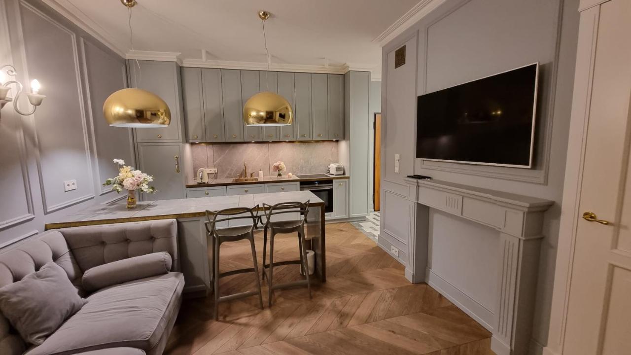 Luxury Garden Apartment Warsaw